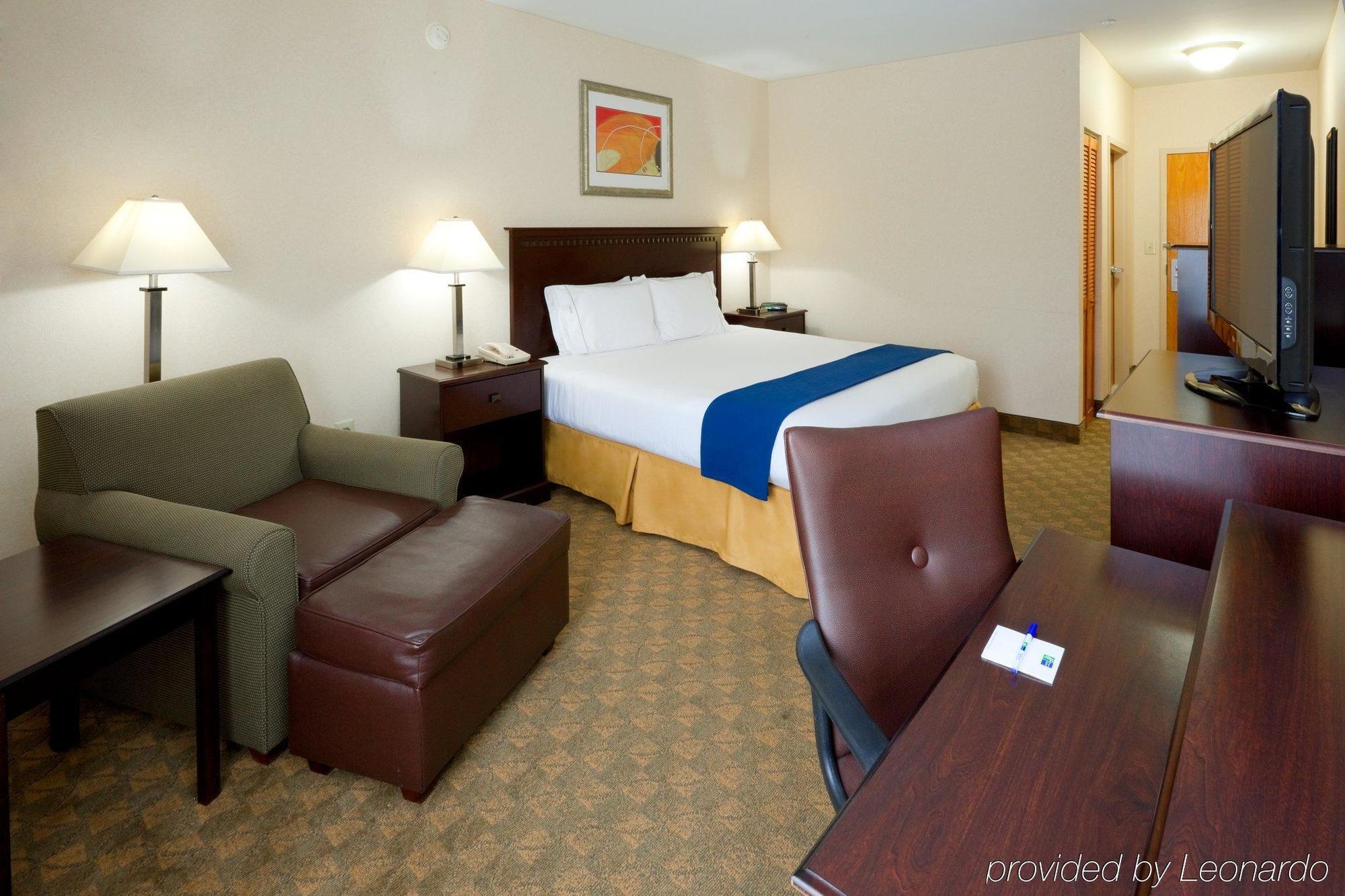 Holiday Inn Express & Suites Carneys Point - Pennsville By Ihg Room photo